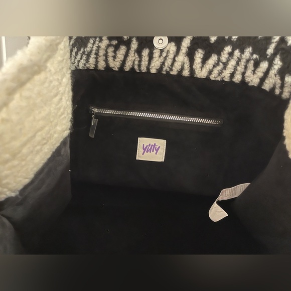 Yitty Major Label Plush Tote - Picture 2 of 4